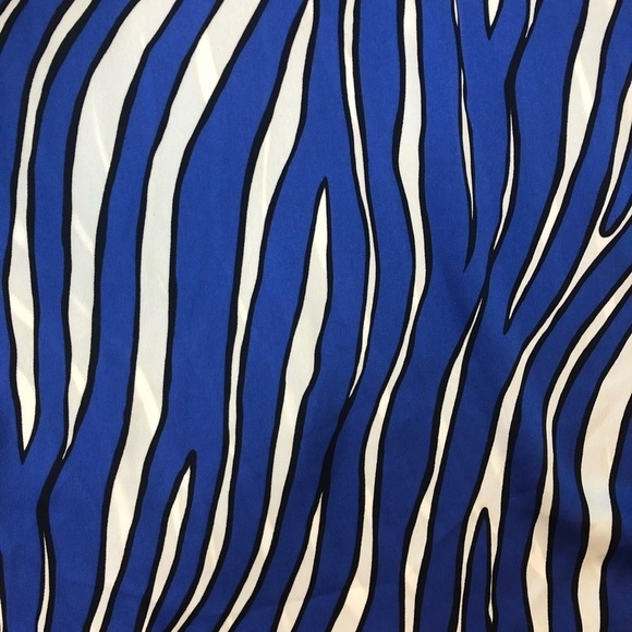 Animal Print Sleeveless Blouse by Dana Buchman - Picture 5 of 7